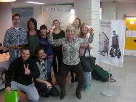 pomaganie wzmacnia mini